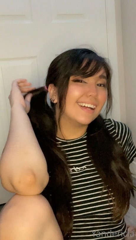 yandericia hot model img