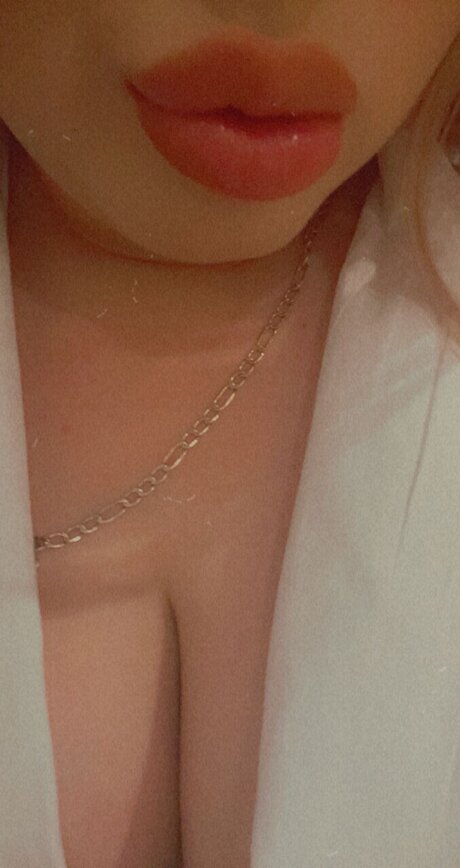 yllenaj1 pornstar nude photo