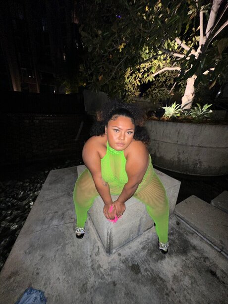 Dom_ hot star gallery