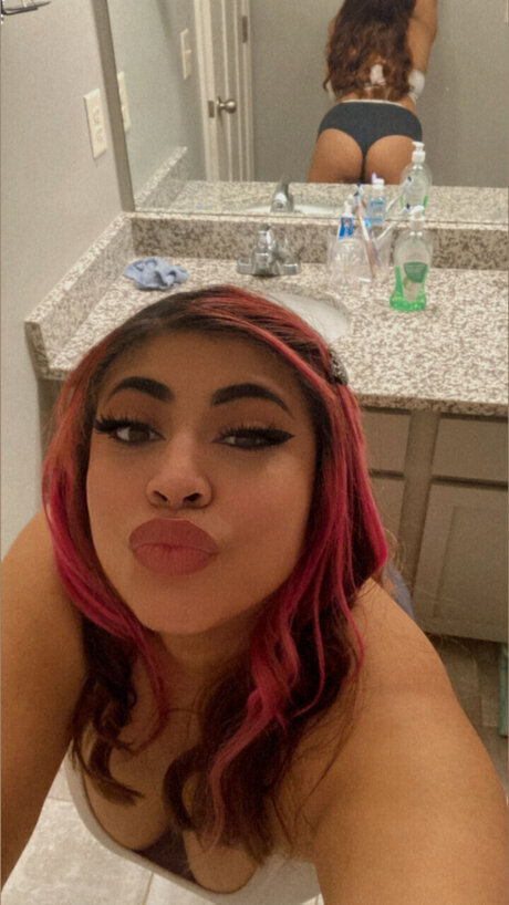 LilStonerSlvt star pornographic img