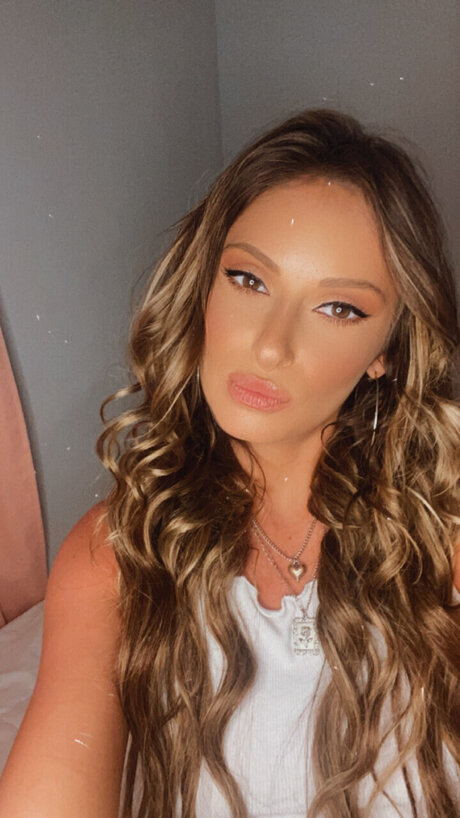 Hollyhunny pornstar sex galleries