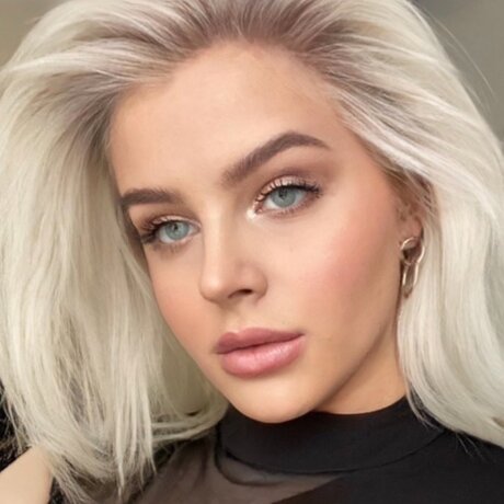 Jigsaw sexy pornstar img