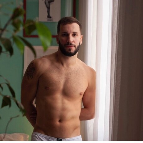 ALXHUNKBR star sexy photos