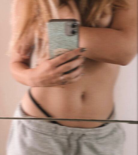 Adventurous Luna sex pornstar img