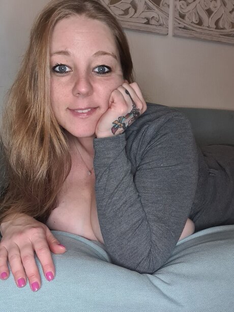 Jigglingjune exclusive pornstar galleries