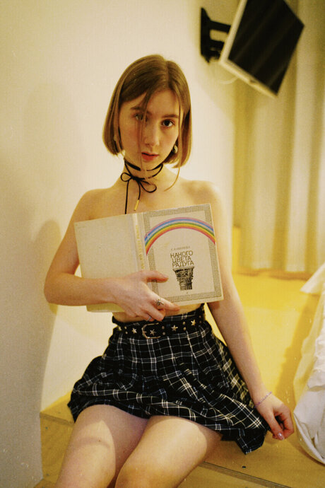 Mia Laa adult model img