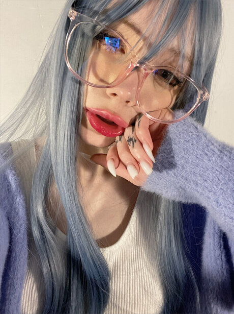 Molly Pills model perfect photo