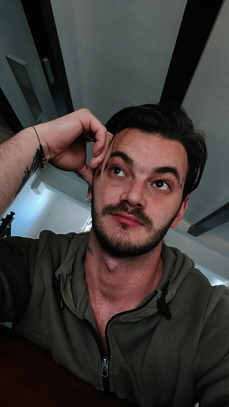 DarkRay model naked photo