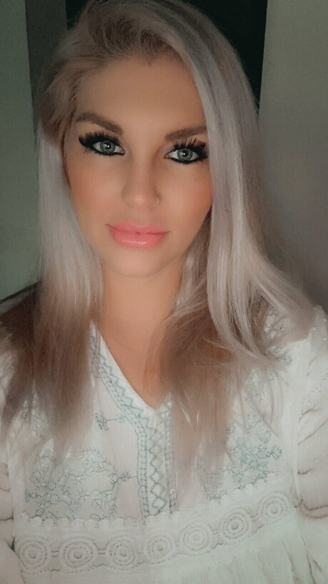 Lacy Snow Morningstar art actress gallery