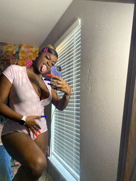 YouLuv Armanii pornographic actress image