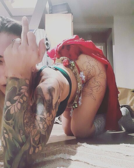 Morbid pyscatic model pretty pics