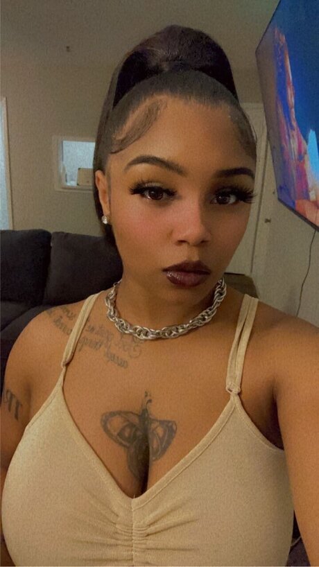 UziSue exclusive pornstar picture