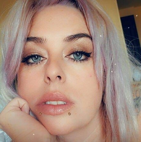 Kittielyn sexy actress photo