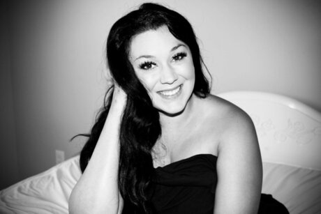 Whiskey Moans pornstar naked pics