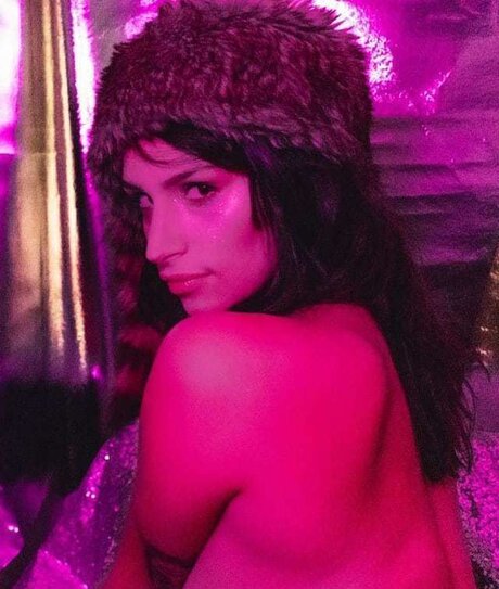 famous female onlyfans beautiful naked img