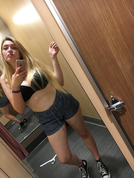 Rainnn exclusive model pic