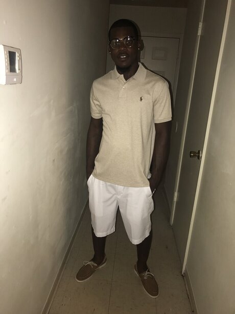 Mr Gudpipe free model pictures