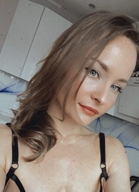 Darina Moments pretty model photos