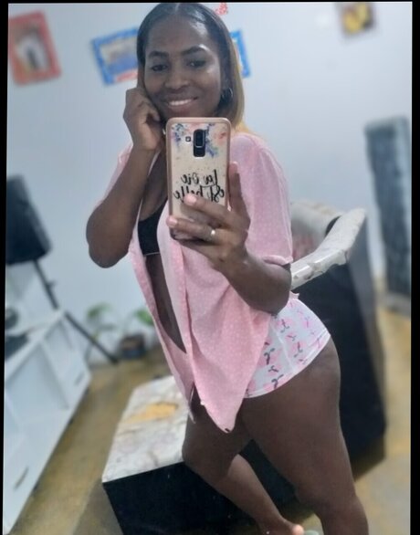 Canela passion_ model hot img