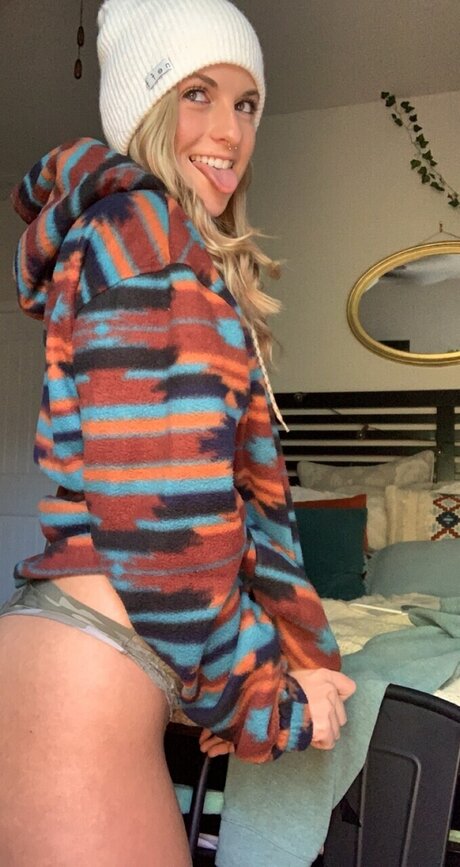 GeorgiaPeach erotic star pic