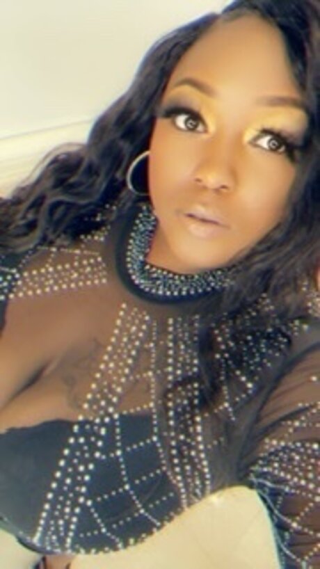 Camillia NEWS LADY perfect star image