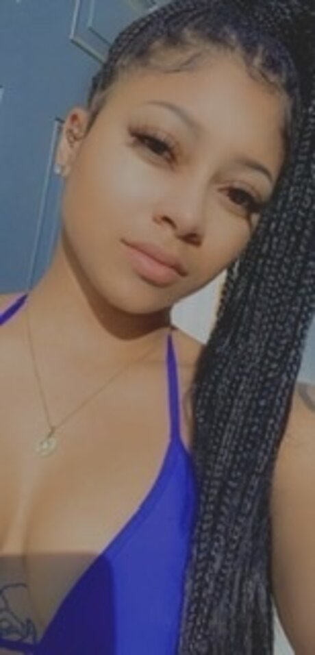 DGold pretty pornstar img