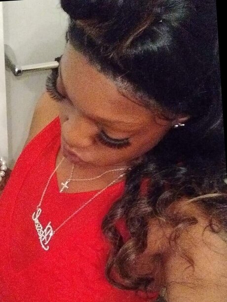 Un Predictable82 naked pornstar pics