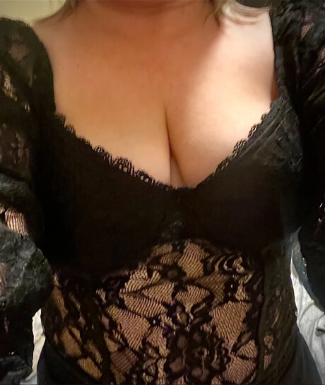 Amanda Swallows pretty star archive