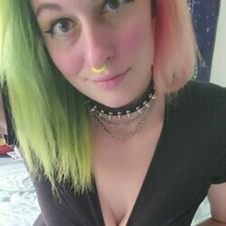 Emily Cumslut_ pornographic model img