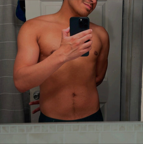 toni hot star gallery