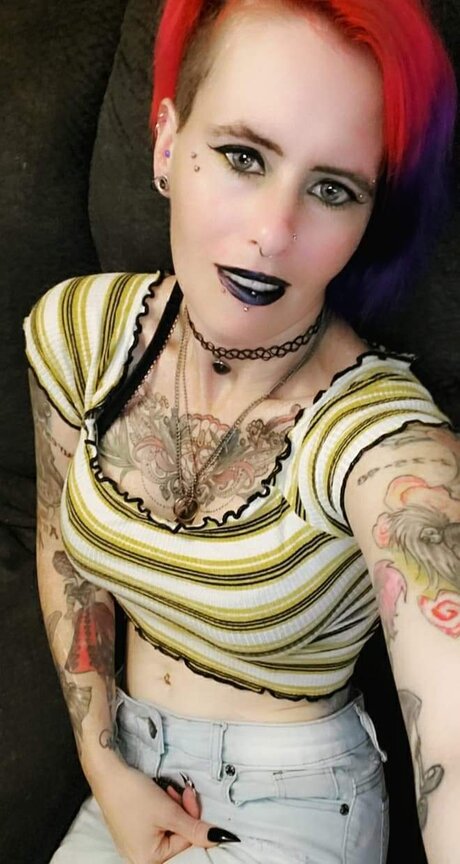 LUNA MARIE nude model picture