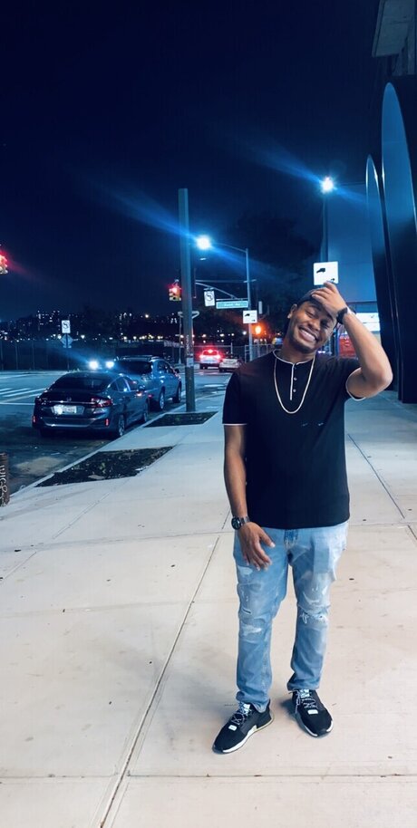 Marquis model naked image