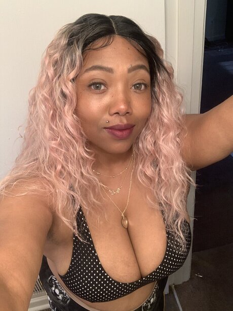 Qui amp ampE model nudes galleries