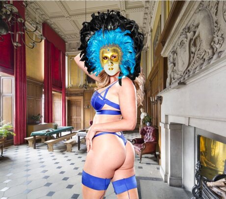 Play Girl star galleries