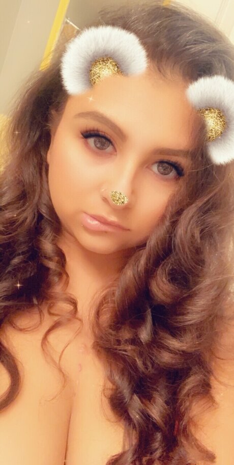 Foxy Redbone porn model img