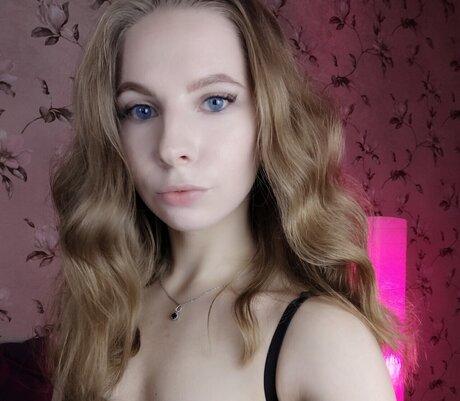 Eva Heaven art star photo