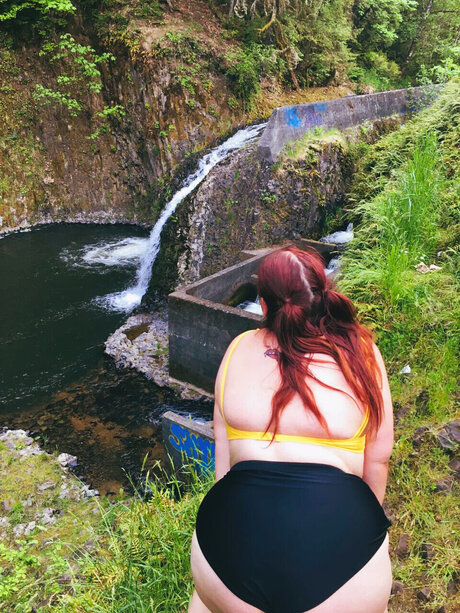 Spookikoosh star erotic pic