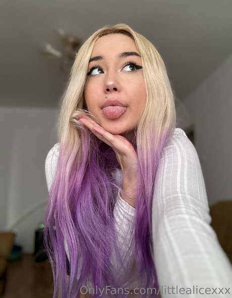 littlealicexxx pretty pornstar pictures