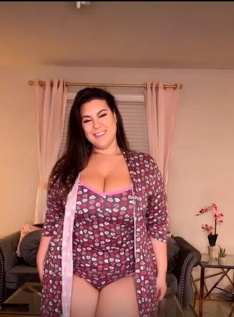 Buttercream19 pornstar adult images