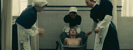 Lou de Laage model top img