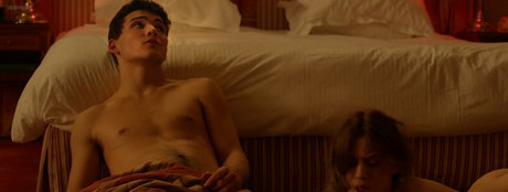 Lou de Laage top actress pics