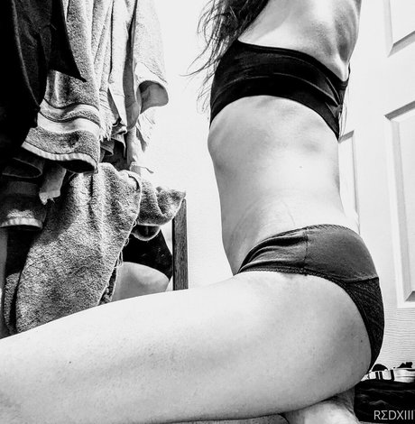 n somnium xxx model photos