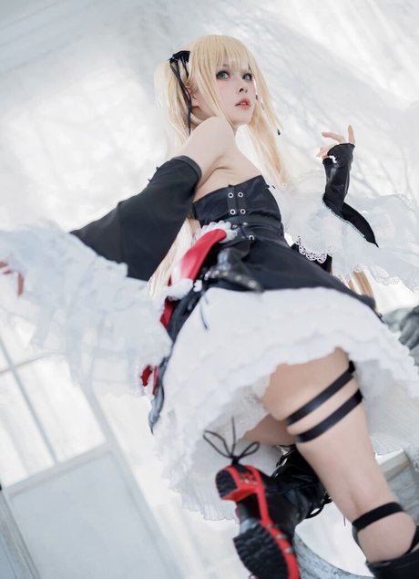 Lilium725 hot star images