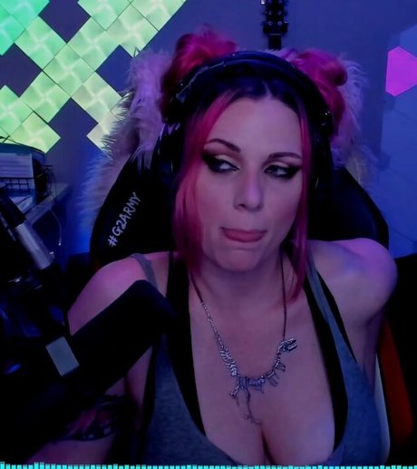 scxrlet64 pornographic star photo