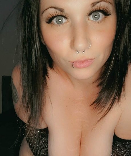 wetrosie hot actress image