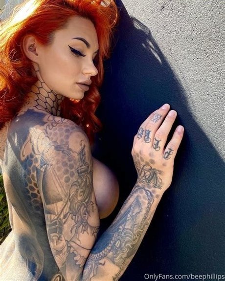 Bee Phillips sexy star photos