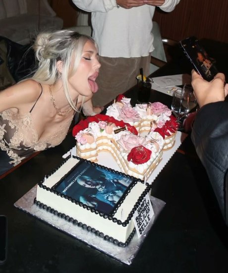 Delilah Belle Hamlin art pornstar photos