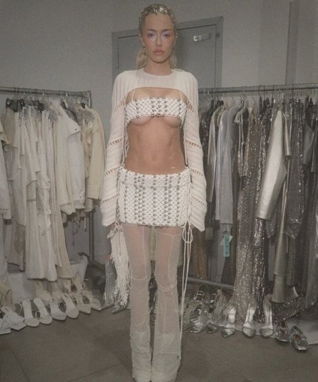 Delilah Belle Hamlin high quality model pics