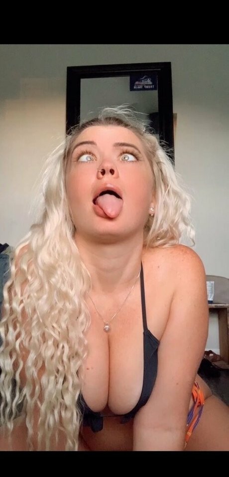 thaslinkytwinkyshow model pretty pic