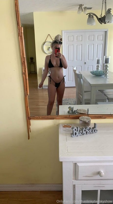 thaslinkytwinkyshow hd actress img